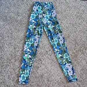 NWOT aerie Offline real me hi-rise crossover floral leggings SMALL